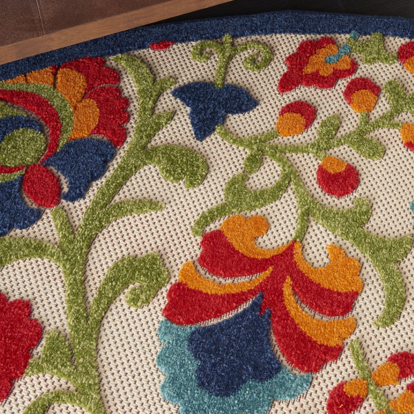HomeRoots 5' Timeless Green and Ivory Floral Area Rug for Indoor and Outdoor Spaces – Durable & Elegant Design 8' Round Area Rug 384804