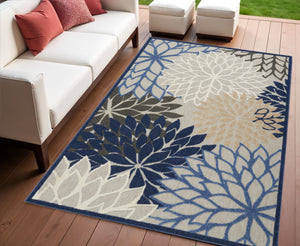 Homeroots 4' Elegant Green And Ivory Floral Indoor Outdoor Area Rug – Perfect For Enhancing Any Space! 4?X6? Polypropylene 384818