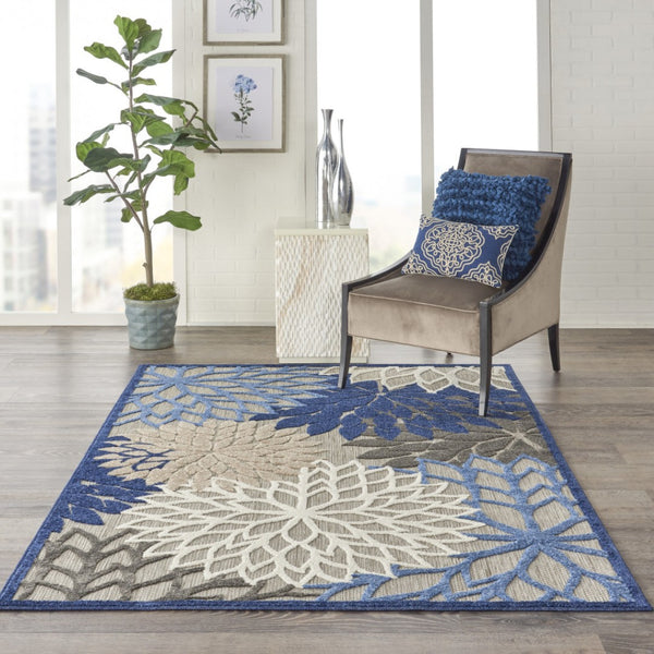 HomeRoots 5' Blue and Gray Floral Indoor Outdoor Area Rug - Timeless Elegance for Any Space, Easy Care 5?x8? 384820