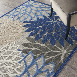 HomeRoots 5' Blue and Gray Floral Indoor Outdoor Area Rug - Timeless Elegance for Any Space, Easy Care 5?x8? 384820