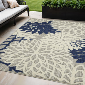 Homeroots 4' Stylish Black And White Indoor Outdoor Area Rug – Durable, Versatile, And Easy To Maintain Decor 4' X 6' Polypropylene 384831