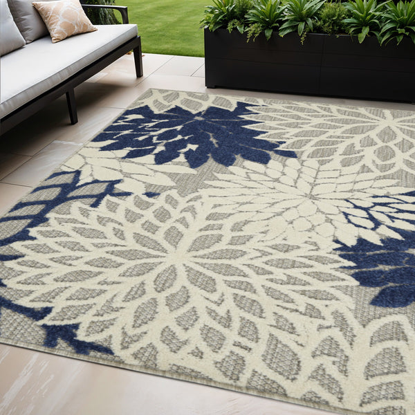 Homeroots 4' Stylish Black And White Indoor Outdoor Area Rug – Durable, Versatile, And Easy To Maintain Decor 4' X 6' Polypropylene 384831