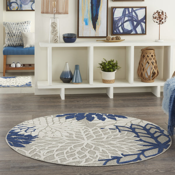 Homeroots 5' Round Ivory And Blue Round Floral Indoor Outdoor Area Rug Ivory Navy Polypropylene 384834