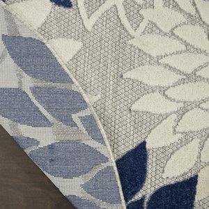 Homeroots 5' Round Ivory And Blue Round Floral Indoor Outdoor Area Rug Ivory Navy Polypropylene 384834