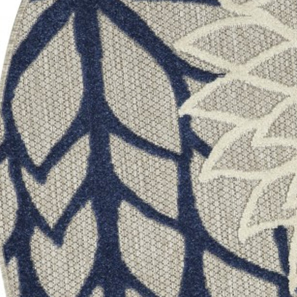 Homeroots 5' Round Ivory And Blue Round Floral Indoor Outdoor Area Rug Ivory Navy Polypropylene 384834