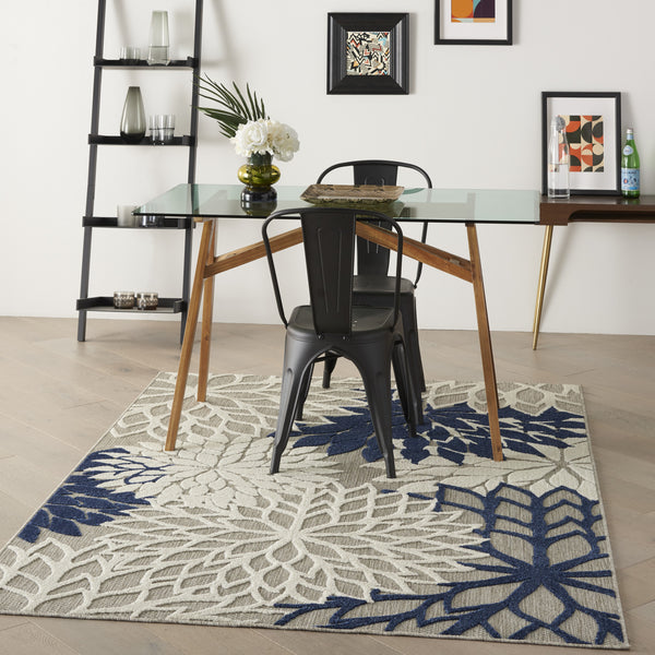 Homeroots 6' X 9' Ivory And Blue Floral Indoor Outdoor Area Rug Ivory Navy Polypropylene 384835