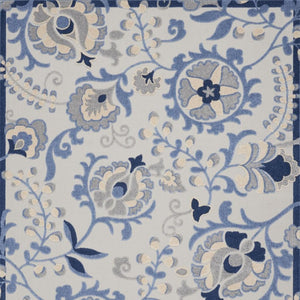 HomeRoots 7' Elevate Your Space with a Blue and Gray Floral Indoor-Outdoor Rug for Stylish Comfort & Durability 7'x10' Area Rug 384841