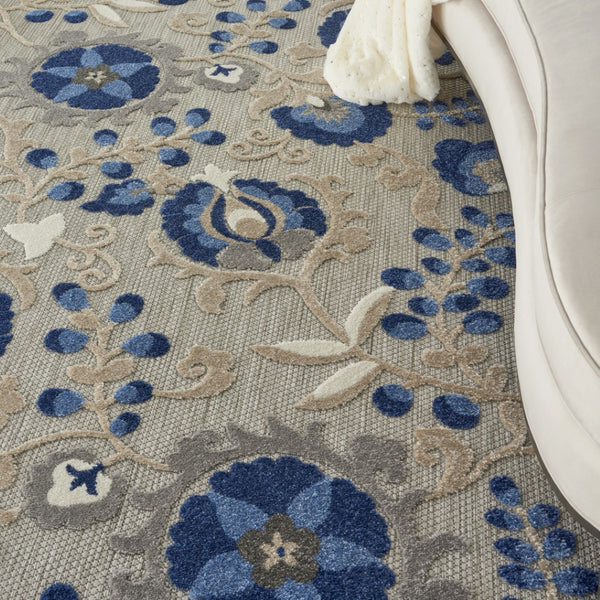 HomeRoots 5' Elegant Blue and Gray Floral Area Rug for Indoor and Outdoor Spaces - Durable, Easy Maintenance Design 5'x8' Area Rug 384859