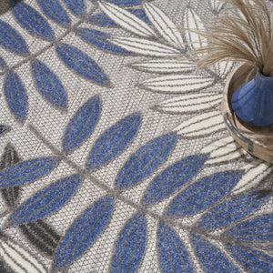 Homeroots 5' X 7' Blue And Gray Floral Stain Resistant Indoor Outdoor Area Rug  Polypropylene 384871