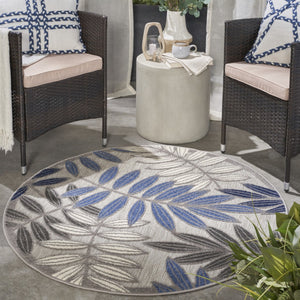 HomeRoots 5' Blue and Gray Floral Area Rug - Durable Indoor Outdoor Comfort for Stylish Living Spaces 5' Round 384872