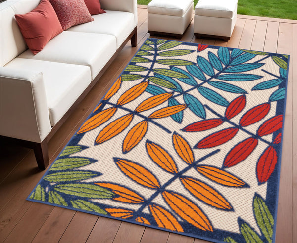 Homeroots 10' Ivory And Blue Floral Indoor Outdoor Area Rug - Perfect For Living Spaces, Patios, And More! 4?X 6? Polypropylene 384941