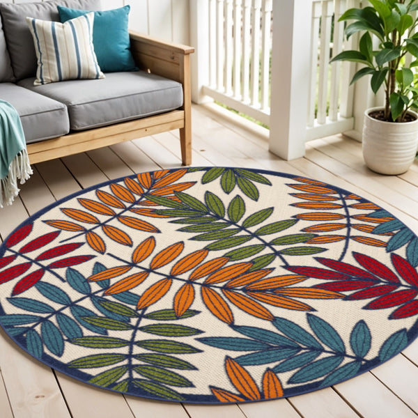 Homeroots 10' Ivory And Blue Floral Indoor Outdoor Area Rug - Perfect For Living Spaces, Patios, And More! 5? Round Polypropylene 384944