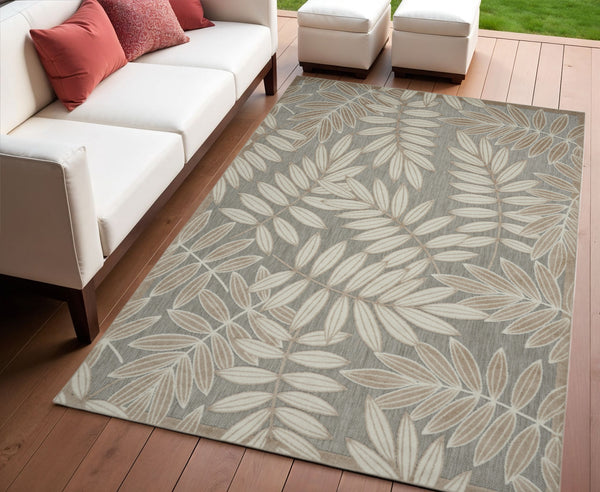 Homeroots 4' X 6' Gray And Ivory Floral Area Rug - Durable Indoor/Outdoor Design For Stylish Spaces, Easy Care 4' X 6' Polypropylene 384954