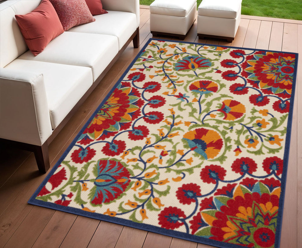Homeroots 4' Captivating Red And Ivory Floral Indoor-outdoor Area Rug For Stylish Living Spaces And Patios 4' X 6' Polypropylene 384997