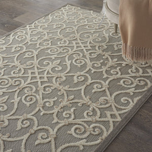 HomeRoots 5' Blue and Gray Floral Indoor Outdoor Area Rug - Timeless Elegance for Any Space, Easy Care 5?x8? 385052