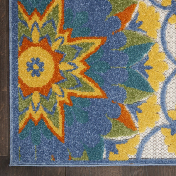HomeRoots 5' Stylish Ivory and Blue Floral Area Rug - Durable Indoor/Outdoor Design for Elegant Spaces 5' x 7' 385060