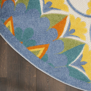 HomeRoots 5' Stylish Ivory and Blue Floral Area Rug - Durable Indoor/Outdoor Design for Elegant Spaces 5' Round 385061