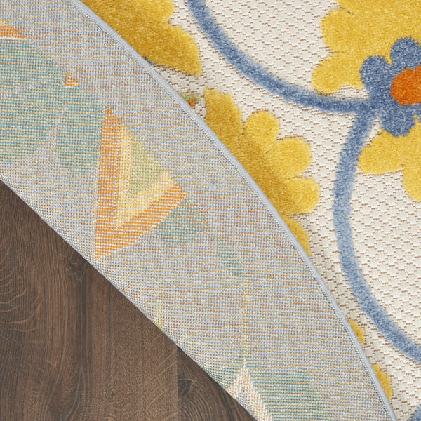 Homeroots 4' Elegant Ivory And Blue Floral Indoor-outdoor Area Rug For Stylish Living Spaces And Patios 5' Round Polypropylene 385061