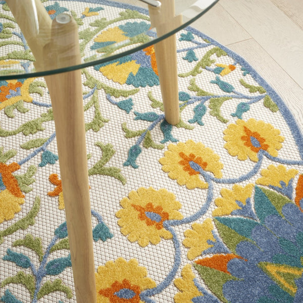 HomeRoots 5' Stylish Ivory and Blue Floral Area Rug - Durable Indoor/Outdoor Design for Elegant Spaces 5' Round 385061