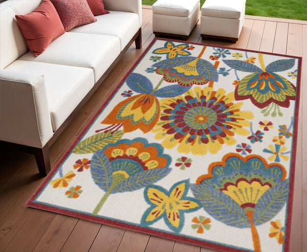 Homeroots 4' Vibrant Yellow And Ivory Indoor Outdoor Area Rug - Perfect For Patio, Kitchen, And More! 4?X6' Polypropylene 385117