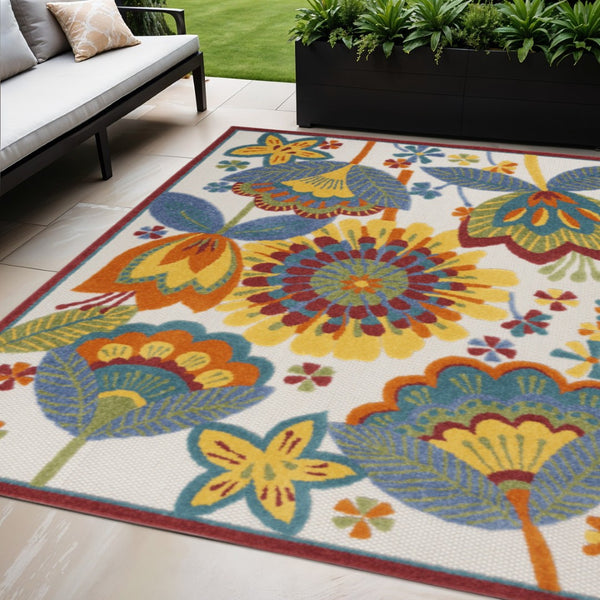 HomeRoots 5' Blue and Gray Floral Indoor Outdoor Area Rug - Timeless Elegance for Any Space, Easy Care 5?x8' 385121