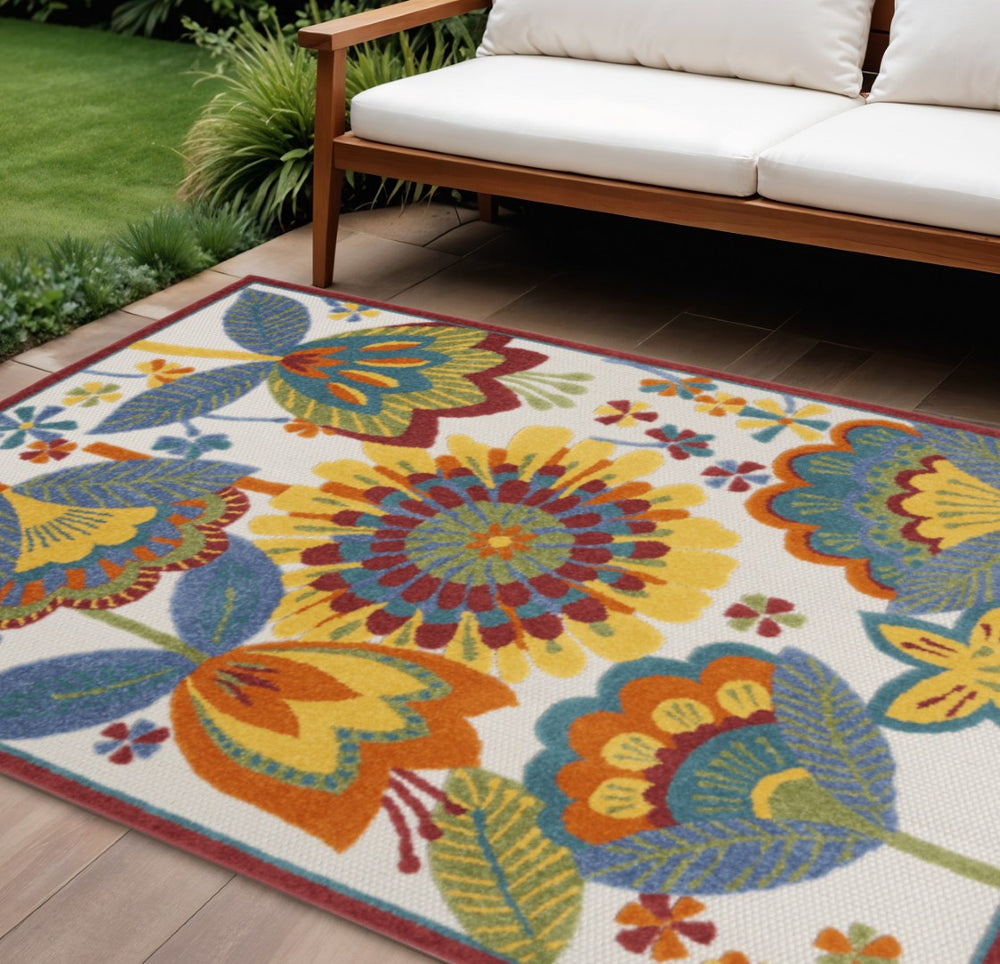 HomeRoots 6' Blue and Gray Floral Indoor/Outdoor Area Rug - Durable, Stylish Design for Any Space, Easy Care 6?x9' 385126