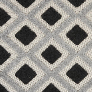 HomeRoots 5' Modern Geometric Area Rug - Durable Indoor/Outdoor Design for High-Traffic Spaces and Easy Care 5' x 8' 385138