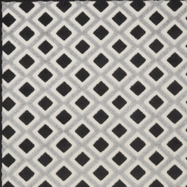 HomeRoots 5' Modern Geometric Area Rug - Durable Indoor/Outdoor Design for High-Traffic Spaces and Easy Care 5' x 8' 385138