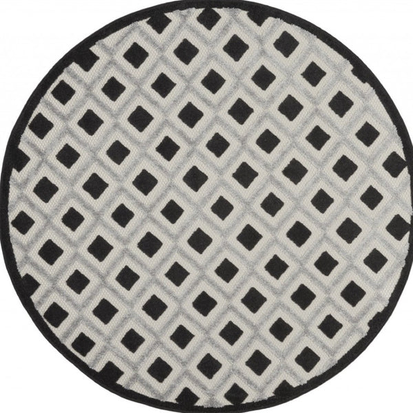 HomeRoots 5' Modern Geometric Area Rug - Durable Indoor/Outdoor Design for High-Traffic Spaces and Easy Care 5' Round 385140
