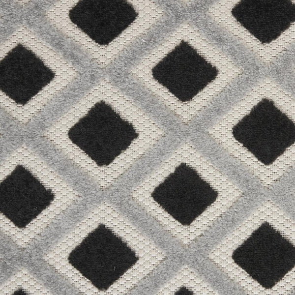 HomeRoots 5' Modern Geometric Area Rug - Durable Indoor/Outdoor Design for High-Traffic Spaces and Easy Care 6'x9' Area Rug Black White 385142