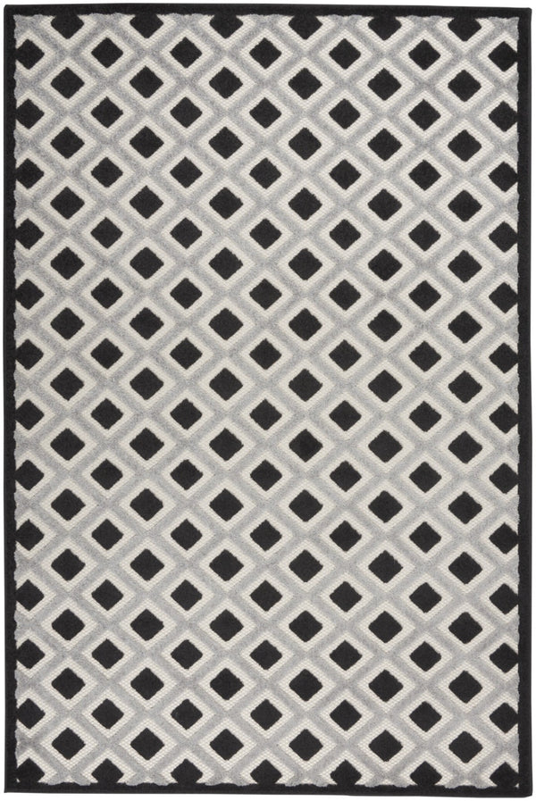 HomeRoots 5' Modern Geometric Area Rug - Durable Indoor/Outdoor Design for High-Traffic Spaces and Easy Care 6'x9' Area Rug Black White 385142