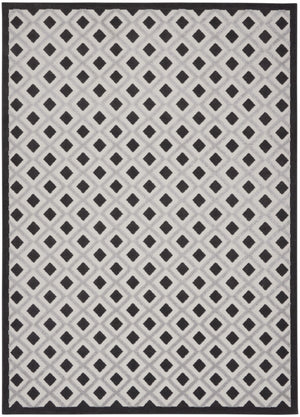 Homeroots 4' Black And White Indoor Outdoor Area Rug - Durable, Stylish, And Easy To Maintain For Any Space 8'x11' Area Rug Polypropylene 385145