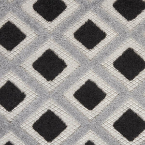 HomeRoots 5' Modern Geometric Area Rug - Durable Indoor/Outdoor Design for High-Traffic Spaces and Easy Care 8'x11' Area Rug Black White 385145