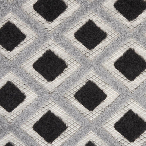 HomeRoots 5' Modern Geometric Area Rug - Durable Indoor/Outdoor Design for High-Traffic Spaces and Easy Care 8'x11' Area Rug Black White 385145