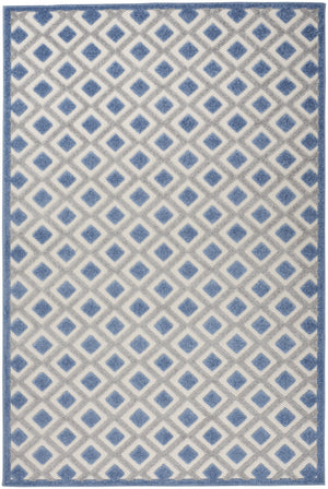 Homeroots 4' Black And White Indoor Outdoor Area Rug - Durable, Stylish, And Easy To Maintain For Any Space 4' X 6' Polypropylene 385147