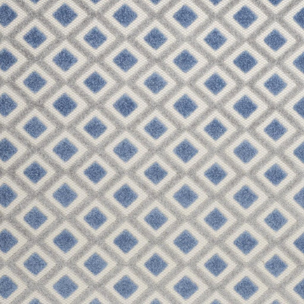 Homeroots 4' Black And White Indoor Outdoor Area Rug - Durable, Stylish, And Easy To Maintain For Any Space 5' X 8' Polypropylene 385151