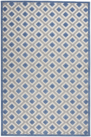 Homeroots 4' Black And White Indoor Outdoor Area Rug - Durable, Stylish, And Easy To Maintain For Any Space 6' X 9' Polypropylene 385156