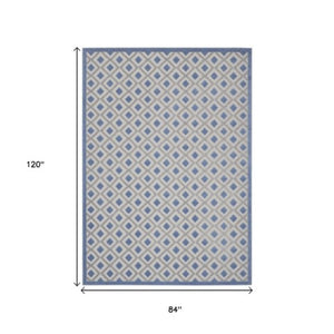 Homeroots 4' Black And White Indoor Outdoor Area Rug - Durable, Stylish, And Easy To Maintain For Any Space 7'x10' Area Rug Polypropylene 385157