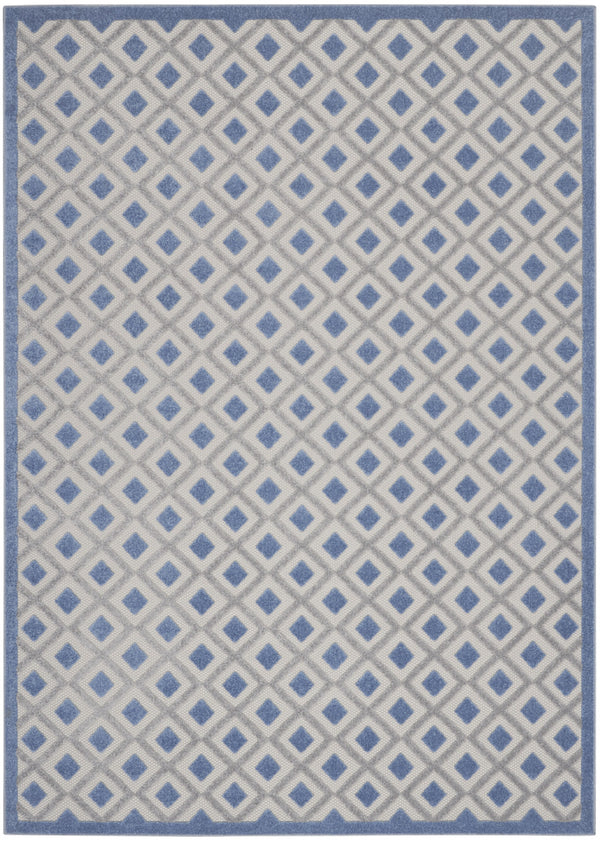 Homeroots 4' Black And White Indoor Outdoor Area Rug - Durable, Stylish, And Easy To Maintain For Any Space 7'x10' Area Rug Polypropylene 385157