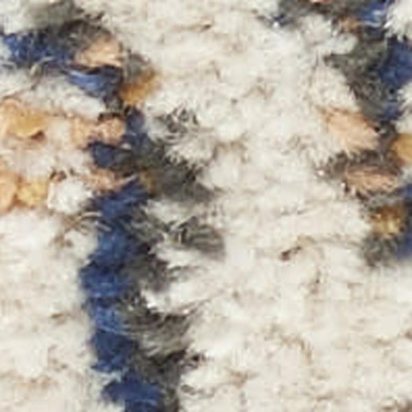 HomeRoots 5' Timeless Ivory and Blue Floral Area Rug - Elegant Design, Durable, Perfect for Any Room Decor 5? x 7? 385211