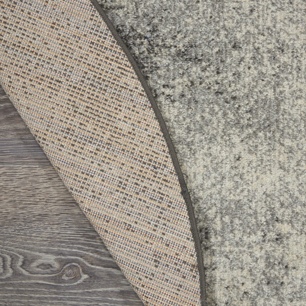 Homeroots 5' Gray And Ivory Round Abstract Power Loom Area Rug  Polypropylene 385295