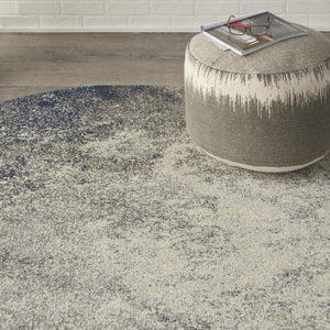 HomeRoots 5' Gray and Ivory Abstract Area Rug - Modern Design for Comfort and Durability in Any Room 5? 385295