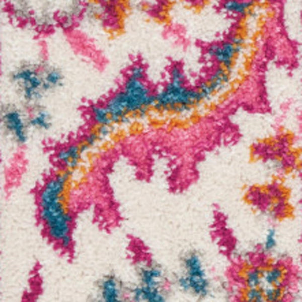 HomeRoots 5' Light Gray and Pink Medallion Area Rug - Timeless Design for Cozy Living Spaces and Durability 5?x7? 385496