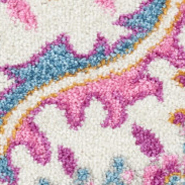 HomeRoots 5' Light Gray and Pink Medallion Area Rug - Timeless Design for Cozy Living Spaces and Durability 7?x10? 385497