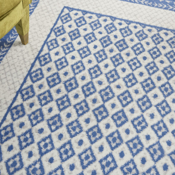 HomeRoots 6' Contemporary Ivory and Blue Geometric Area Rug - Stylish, Durable, and Perfect for Any Room 6' X 9' 385882