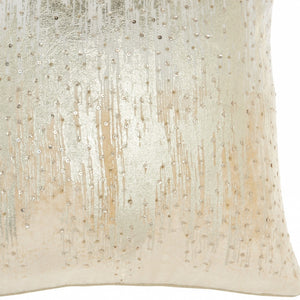 Homeroots 18" Cream Velvet Throw Pillow   386268