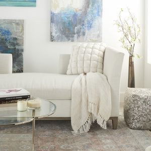 Homeroots 20" Ivory With Bling Quilted Velvet Throw Pillow   386448