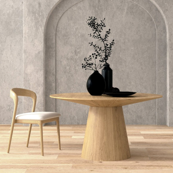 EuroStyle Wesley Round Dining Table with American Veneer Grain Seats Six for Modern Interiors Oak 38656OAK-KIT