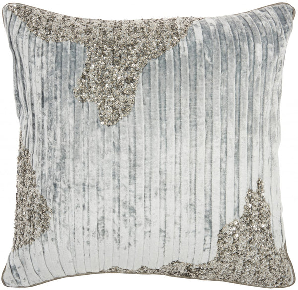 Homeroots 18" Periwinkle Cotton Throw Pillow   386660
