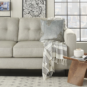 Homeroots 18" Periwinkle Cotton Throw Pillow   386660